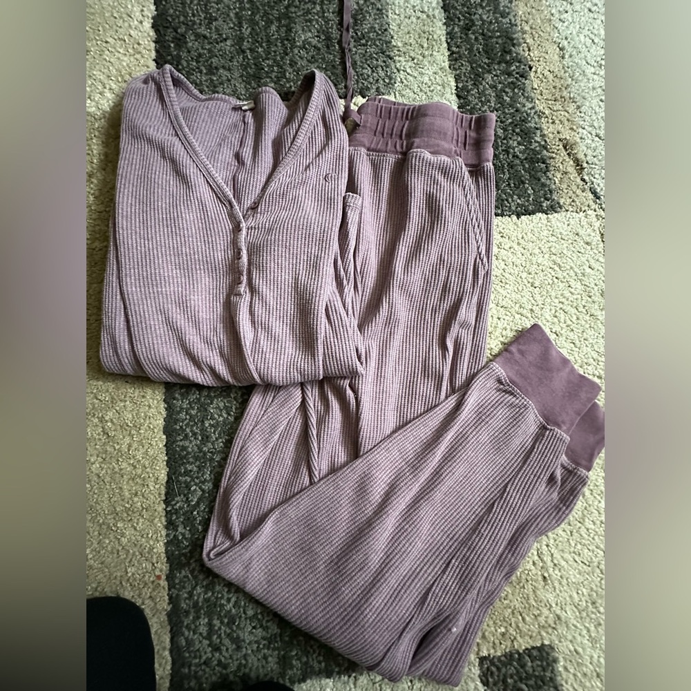 ZYIA lilac thermal top and bottom